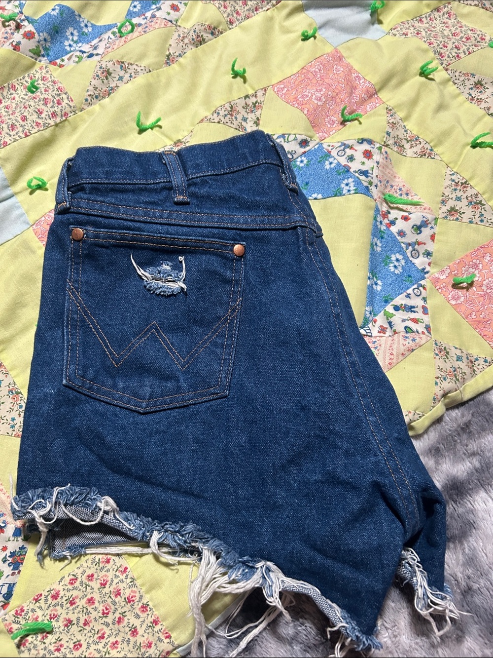 Wrangler cut off shorts highrise - Picture 3 of 3
